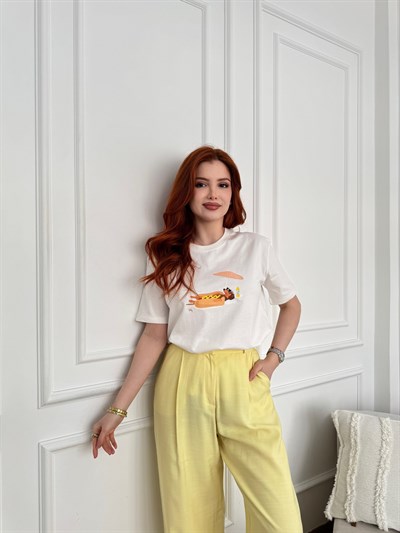 Summer Vibes Hot Dog Baskılı Tişört Ekru