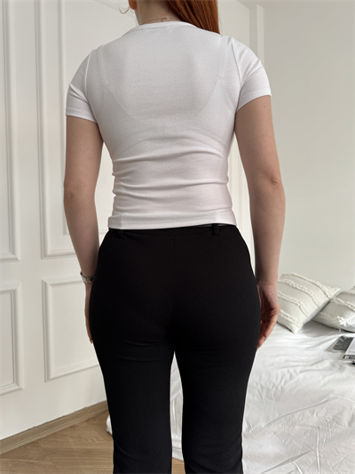 V Yaka Düğmeli Body Beyaz