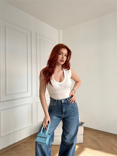 V Yaka Kolsuz Tişört Ekru