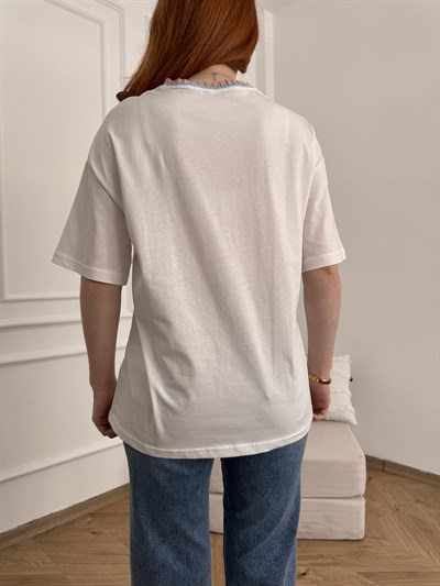 Yakası Triko Detay Çiçek Baskı T-shirt Ekru