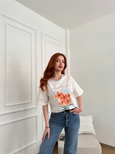 Yakası Triko Detay Çiçek Baskı T-shirt Ekru