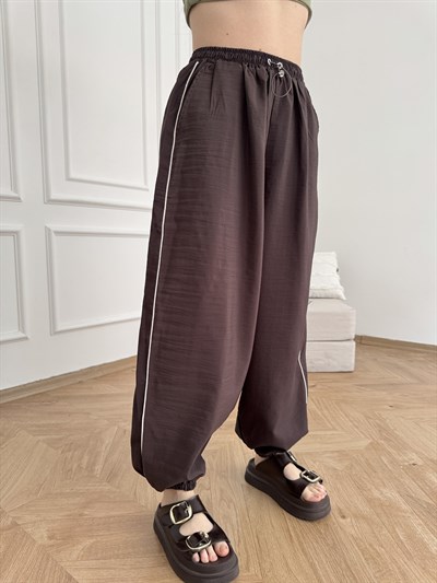 Yanı Şeritli Paraşüt Pantolon Kahve