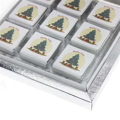 27 Adet Yılbaşı Çikolatası Madlen Yazılı Çam Ağacı