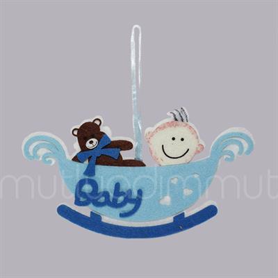 Ayıcıkılı Kızakta Bebek Keçe Kapı Süsü Küçük 18x10cm