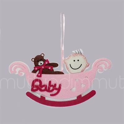 Ayıcıkılı Kızakta Bebek Keçe Kapı Süsü Küçük 18x10cm