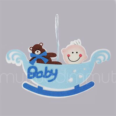 Ayıcıkılı Kızakta Bebek Keçe Kapı Süsü 29x17cm