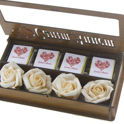 Çiçekli Ahşap Kutuda Canım Annem 12 Adet Çikolata