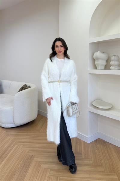 COSY TÜYLÜ UZUN HIRKA - BEYAZ
