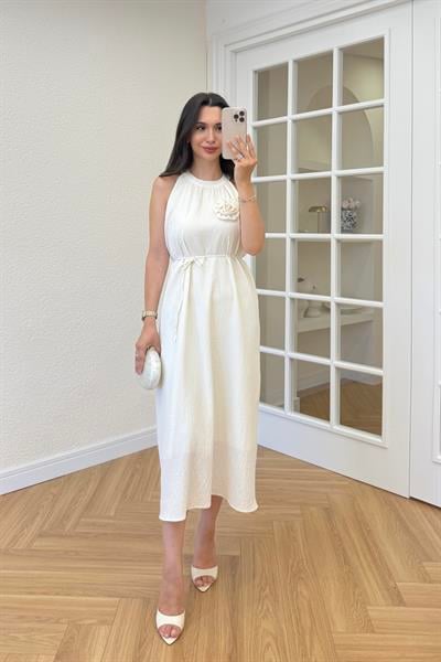 DORA GÜL BROŞLU ELBİSE - EKRU