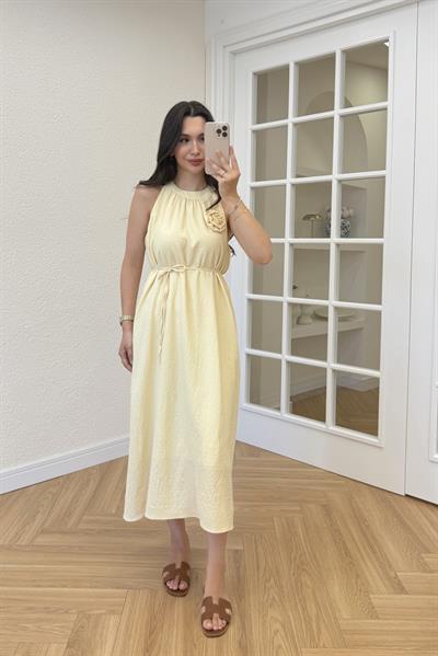 DORA GÜL BROŞLU ELBİSE - SARI