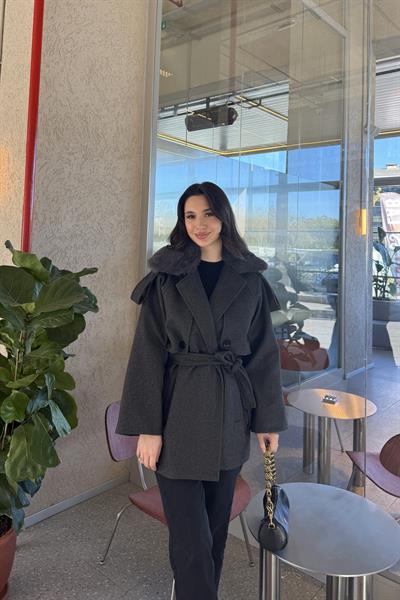 KÜRK YAKALI KAŞE KABAN - FÜME