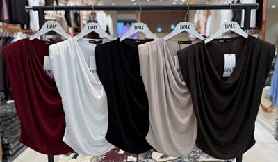 Kadın V Yaka Sandy Kumaş Sıfır Kol Vatkalı Bluz 4446