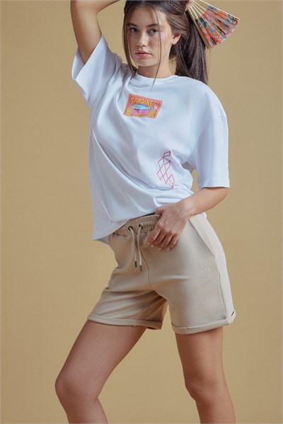 Sardalya Baskılı Ekru Oversize T-Shirt 04