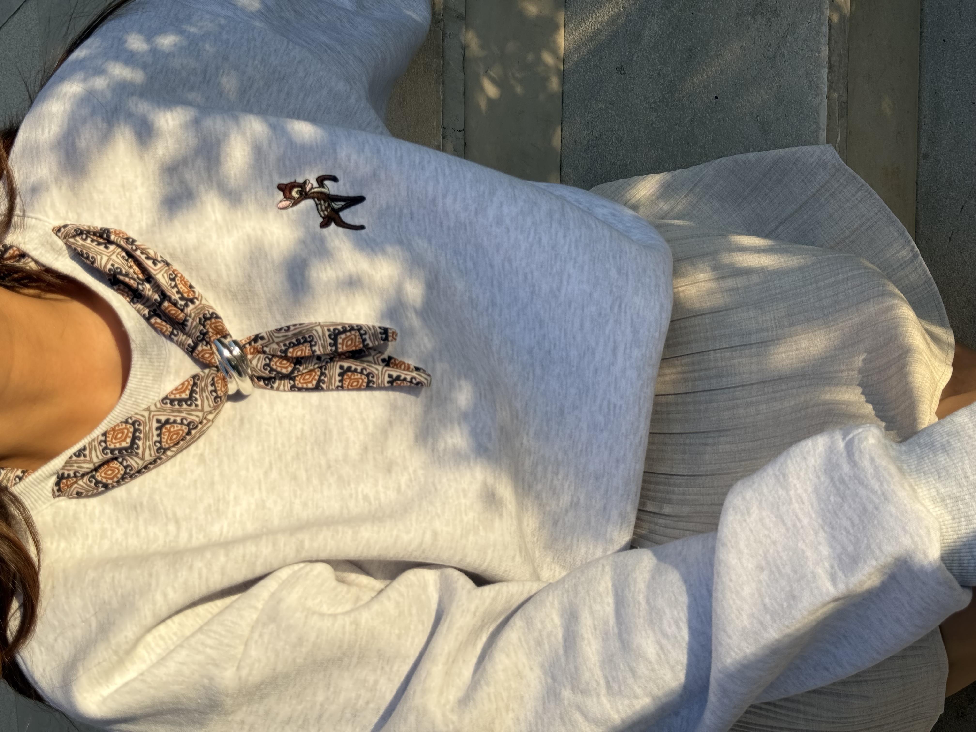 Fularlı Sweatshırt