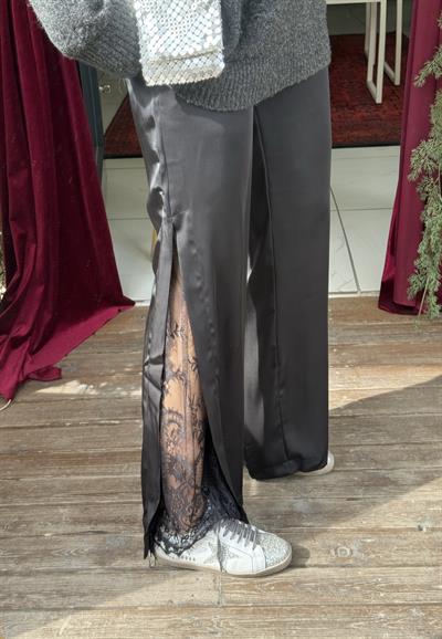 Paçası Dantelli Saten Pantolon