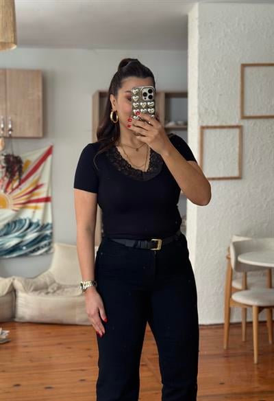 V Yaka Dantelli T-shirt Siyah
