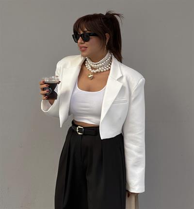 Vatkalı Kısa Blazer Ceket Beyaz