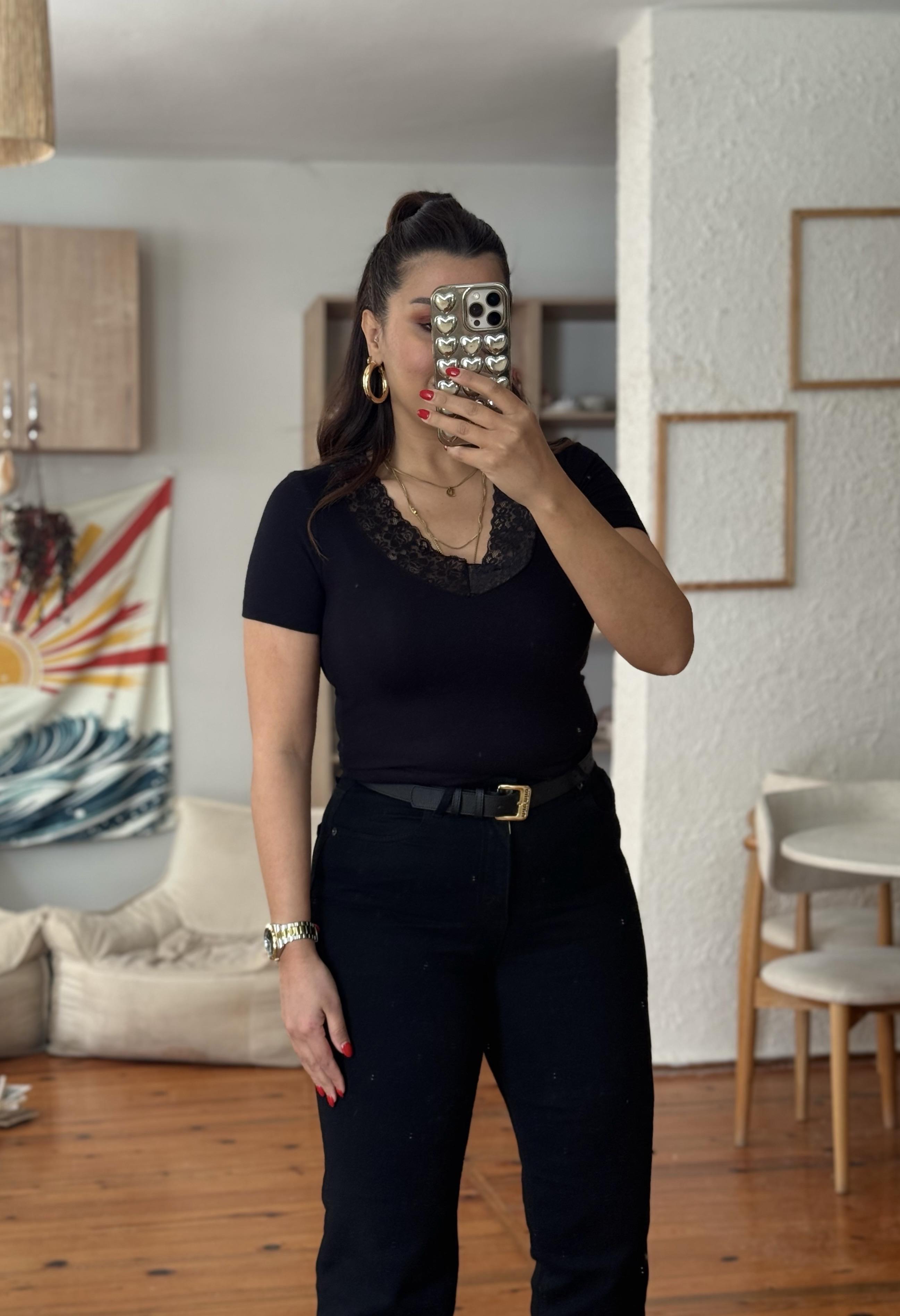 V Yaka Dantelli T-shirt Siyah
