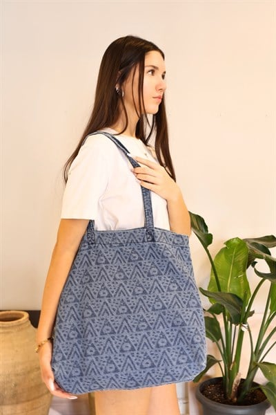 Leopar Desenli Yıkamalı Denim Kadın Çantası, Geniş Hacimli, Desenli El ve Omuz Bez Çanta Shopper Mavi