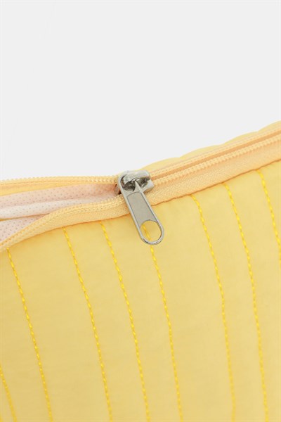 Üçgen Makyaj Çantası Sarı