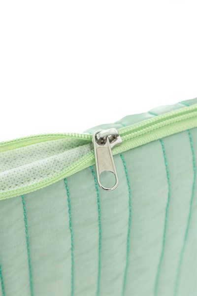 Üçgen Makyaj Çantası Yeşil