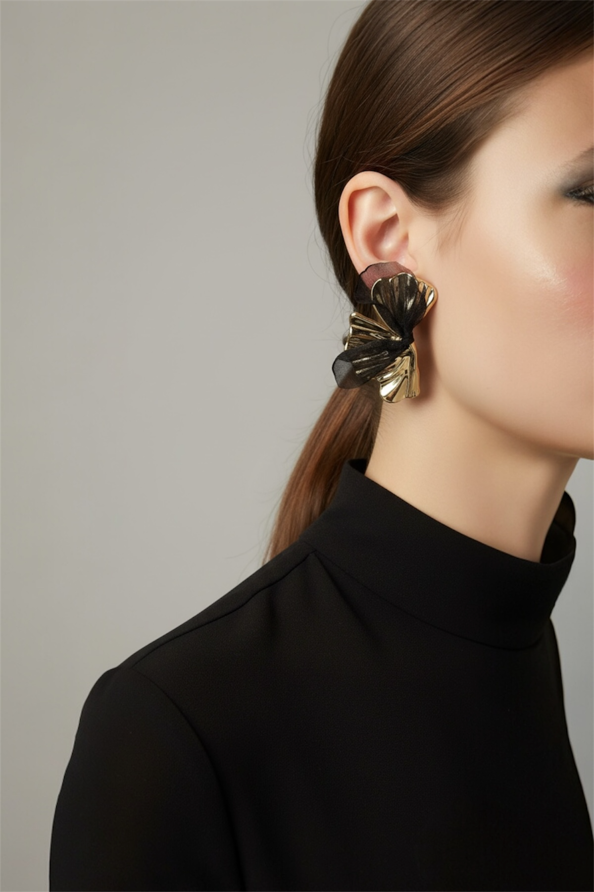 Gold Siyah Tüllü Küpe