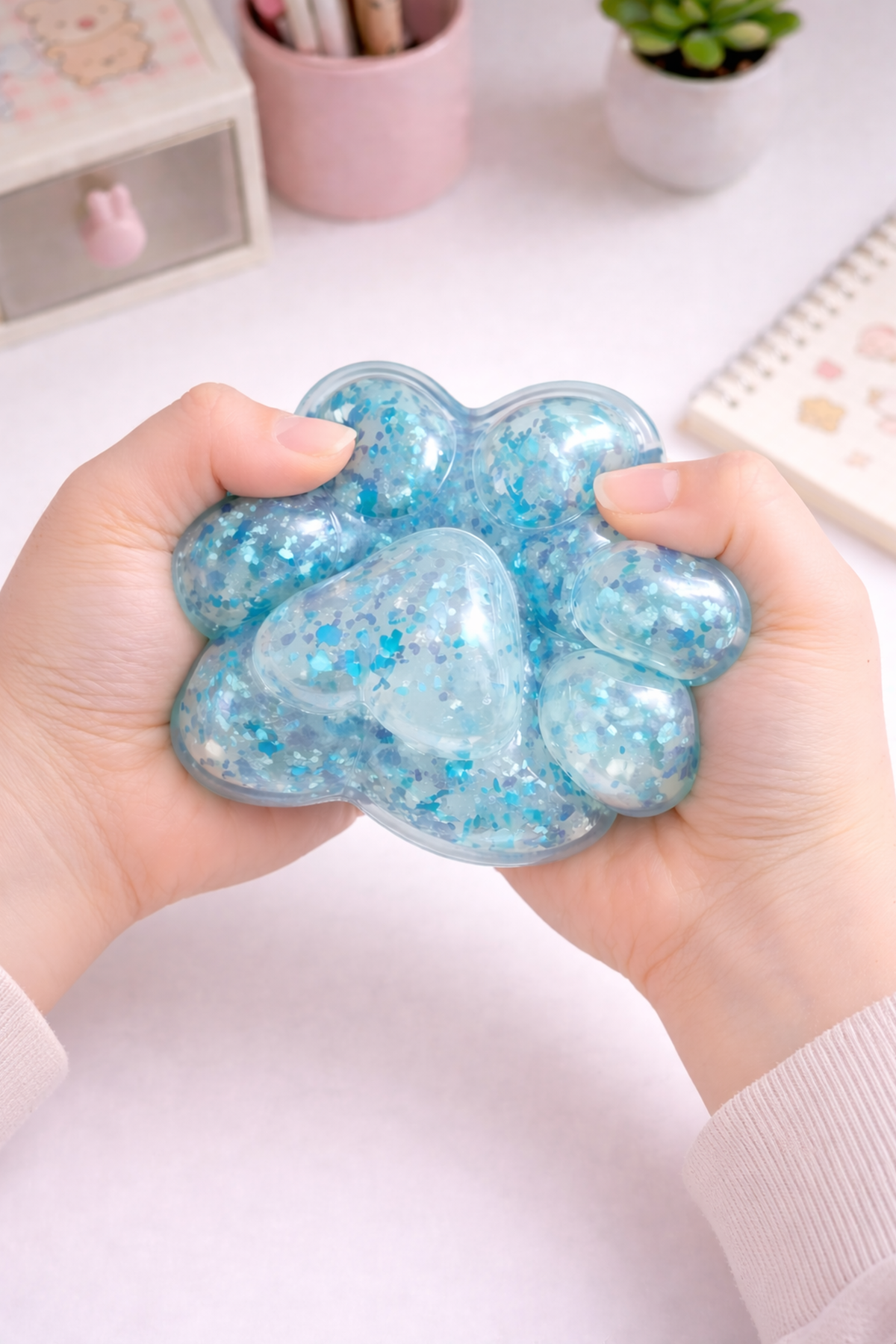 Mavi Şeffaf Yaldızlı Pati Squishy