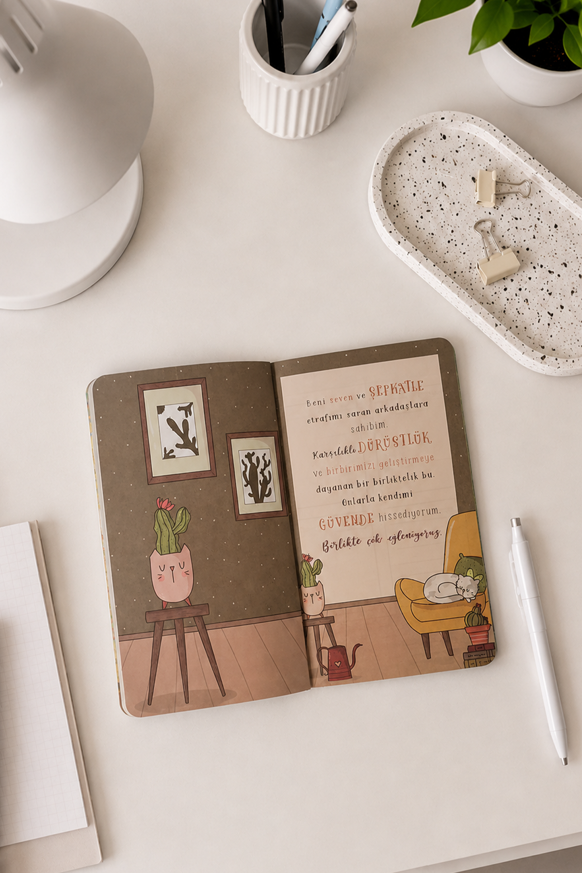 Mavi Zeminli Zamansız Kaktüs Plan Ajandası 15X21,5 cm