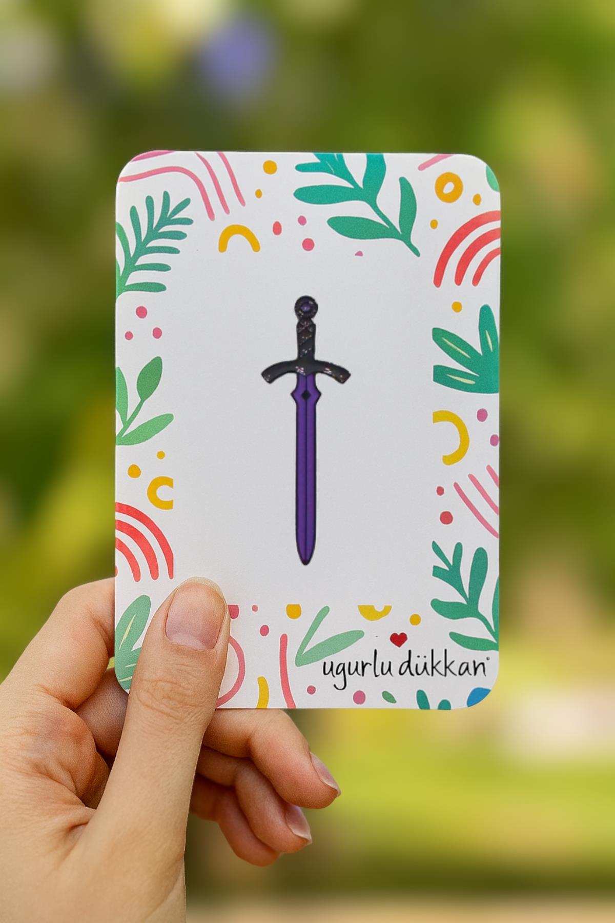 Mor Excalibur Kılıcı Rozet