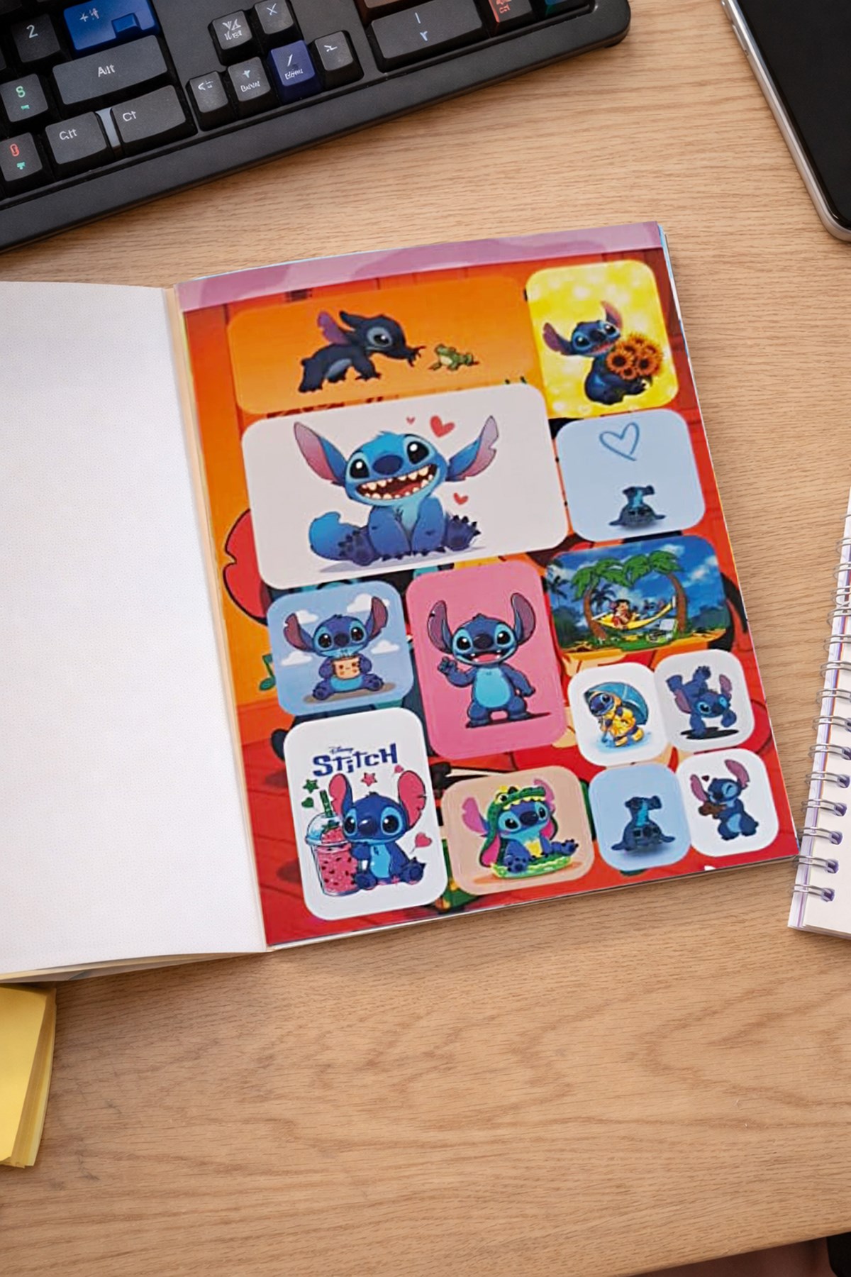Neşeli Stitch Sticker Albüm