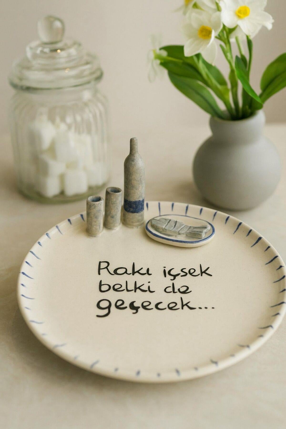 Rakı İçsek Belki De Geçecek…
