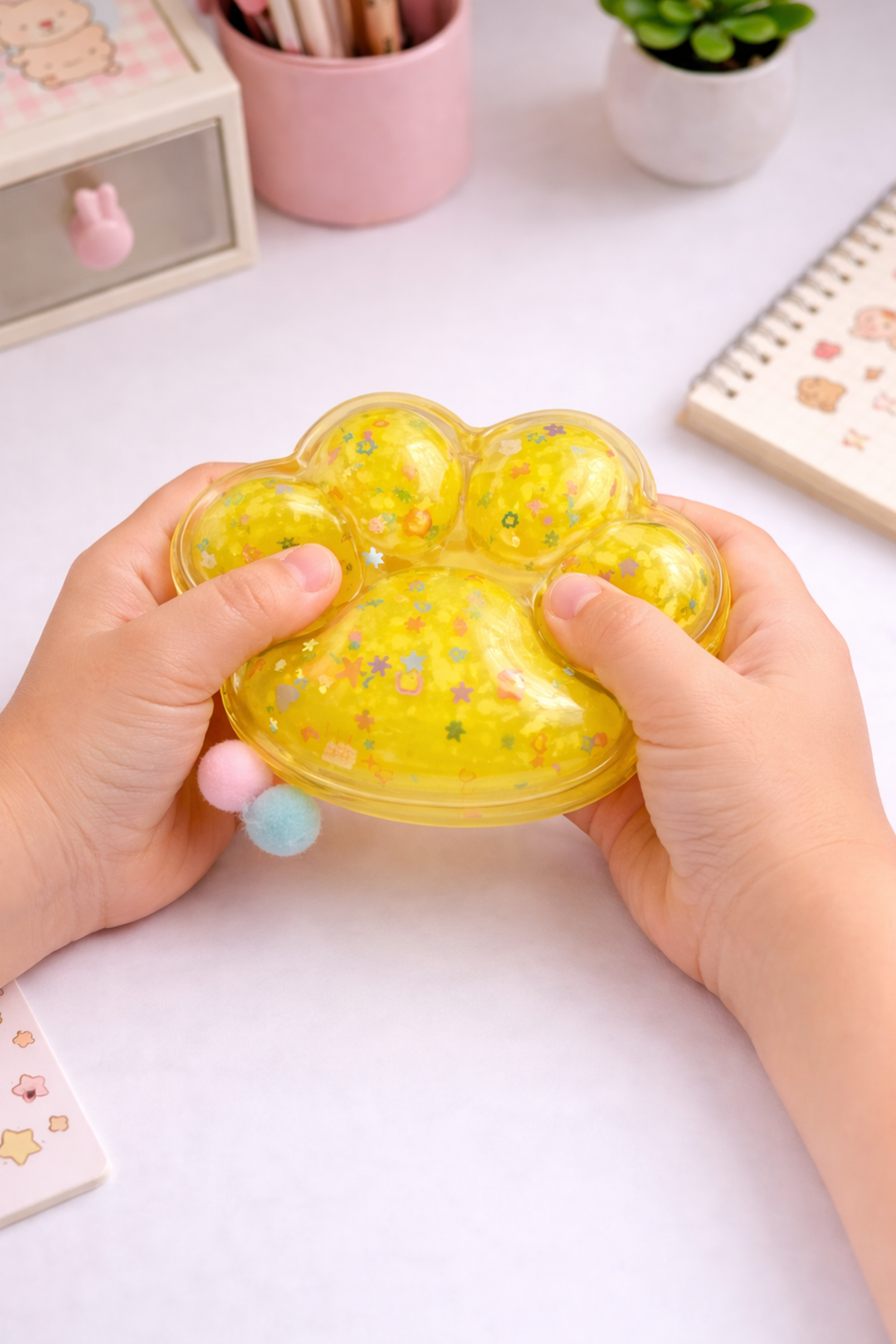 Sarı Şeffaf Yaldızlı Pati Squishy