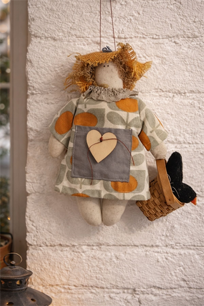 43 Cm El Yapımı Bez Kalpli Çiftçi Duvar Süsü