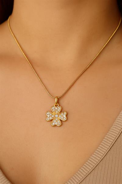 Beyaz Taşlı Yonca Çelik Kolye