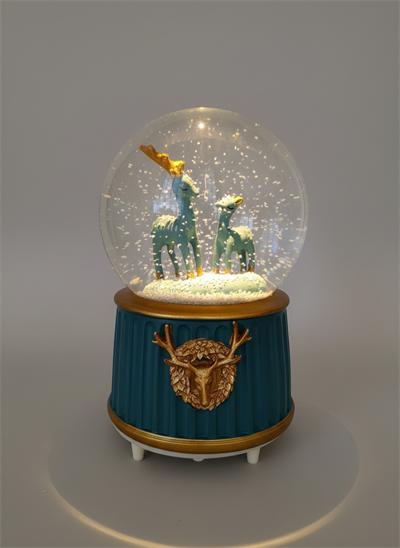 Büyük Mint Geyikli Kar Küresi