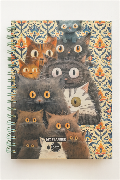 Çok Kedi Figürlü Spiral Çizgili Defter