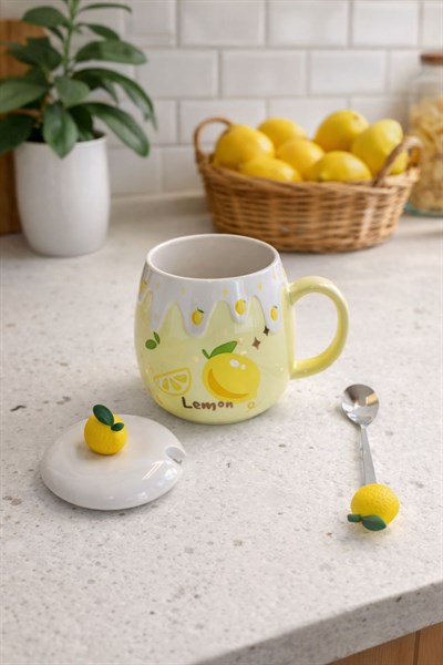 Limon Figürlü Kaşık Kapaklı Kulplu Seramik Kupa 380 Ml