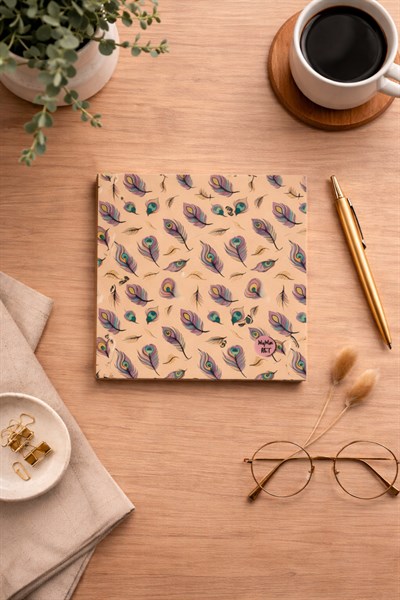 Renkli Tavuş Kuşu Tüyü Çizgili Defter 15x15cm