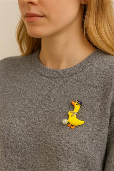 ŞAPKALI SARI ÖRDEK İĞNELİ BROŞ