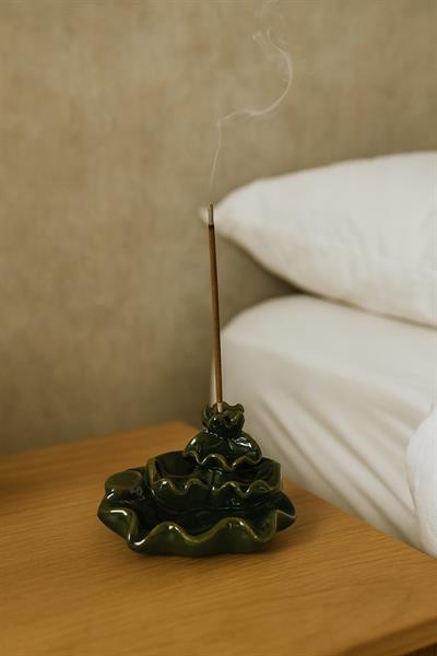 Yeşil Yatay Üç Yapt-raklı Ters Akış Seramik Buhurdanlık