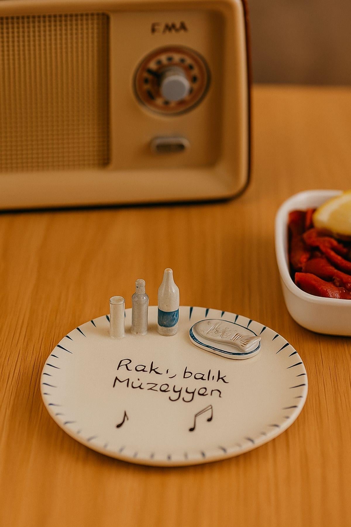 12 cm Rakı Balık Müzeyyen Seramik Tabak