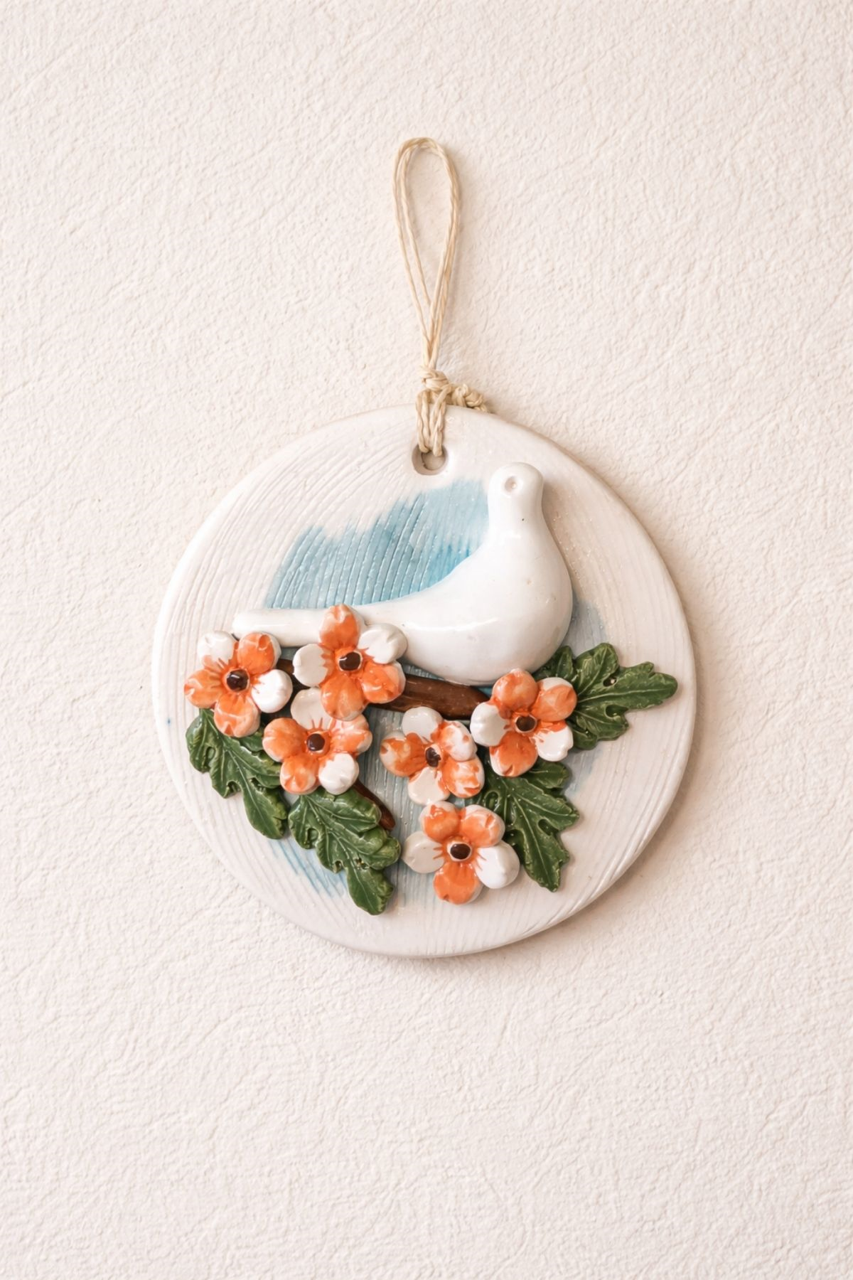 14 Cm Turuncu Çiçekli Güvercin Seramik Duvar Panosu