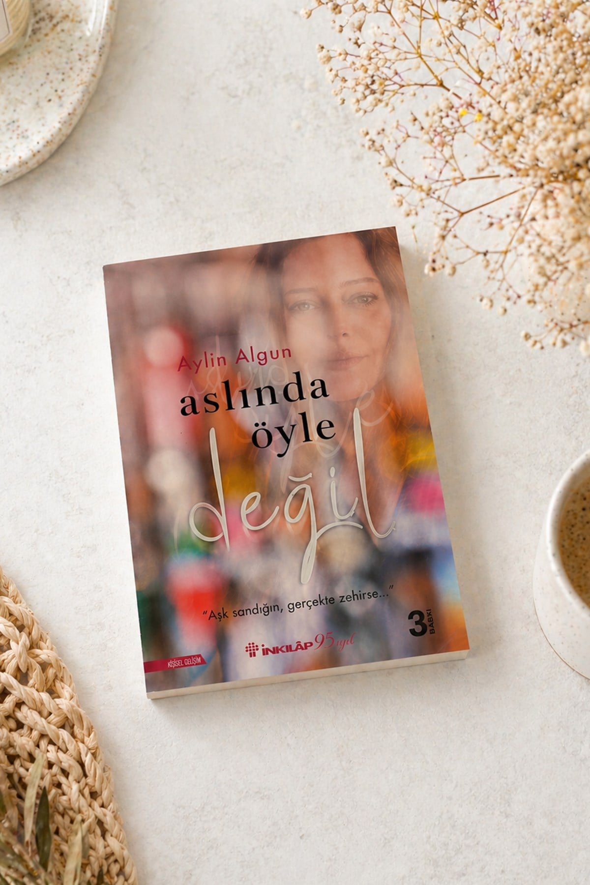 Aylin Algun-Aslında Öyle Değil