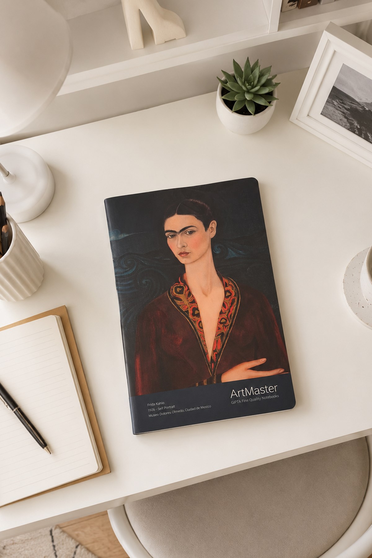 Frida Eserli Çizgisiz Defter 24 Cm