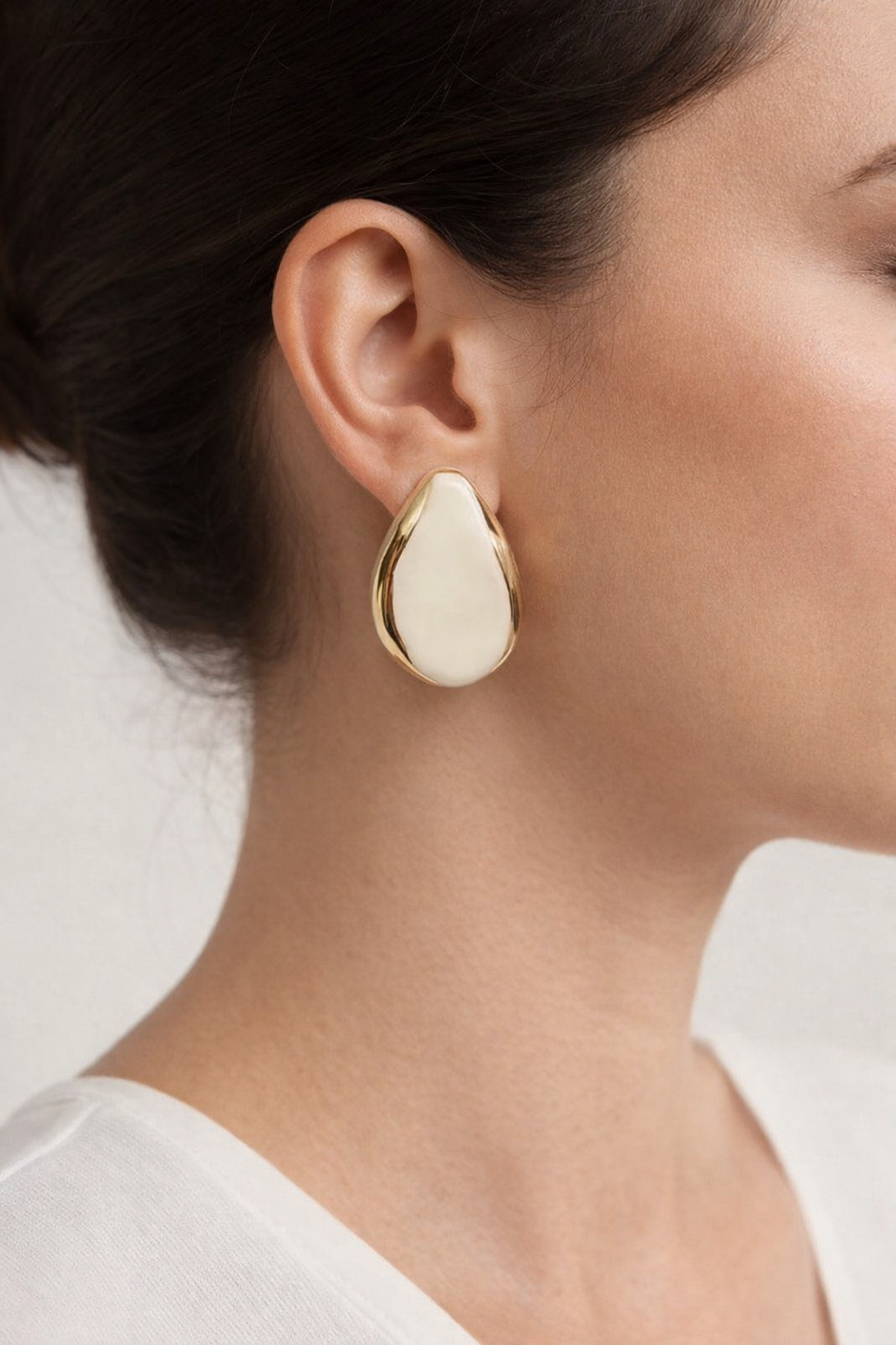 Gold Beyaz Damla Küpe