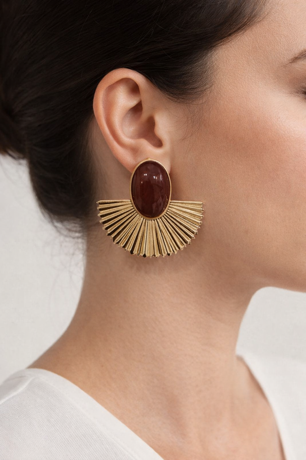 Gold Bordo Taşlı Yarım Yelpaze Küpe