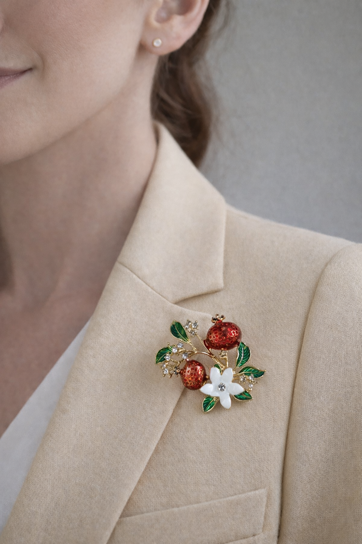 Nar Dalında İğneli Broş