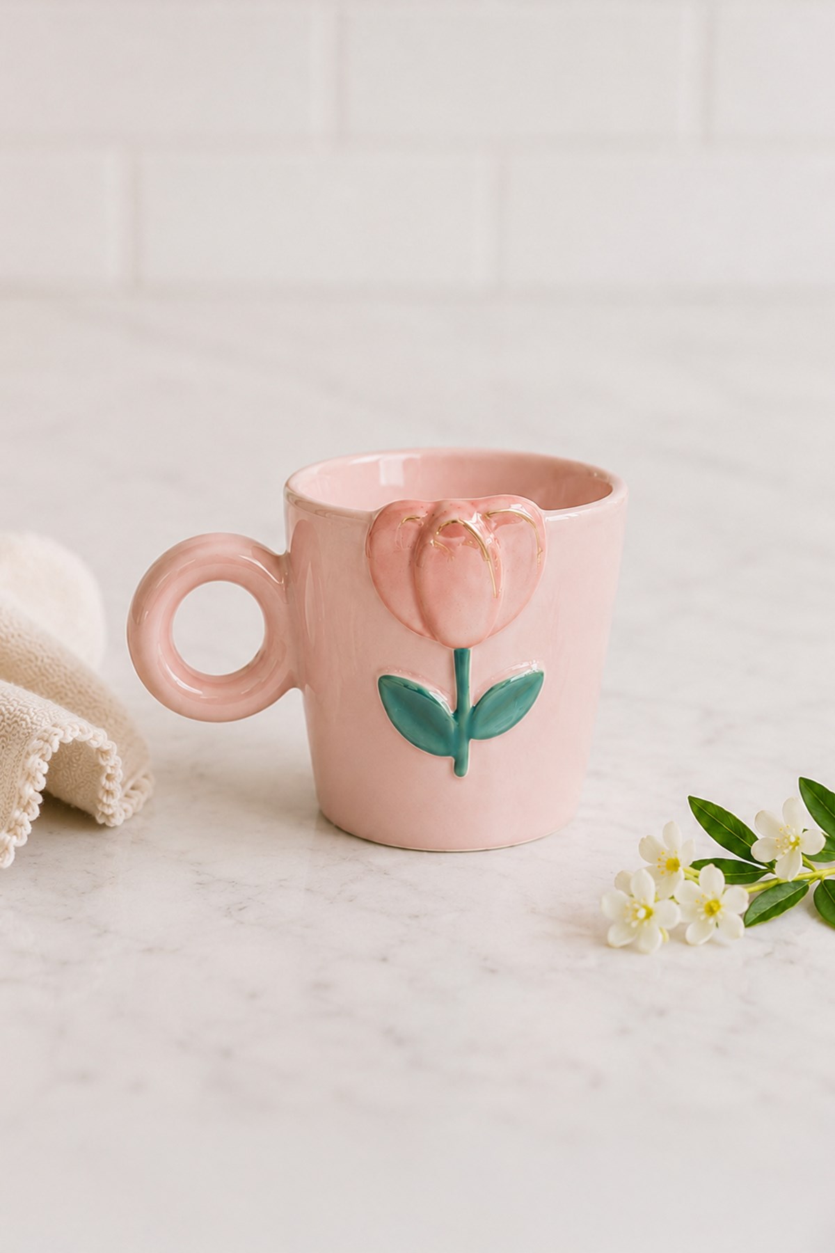 Pembe Lale Kabartmalı Seramik Kulplu Kupa 300 Ml