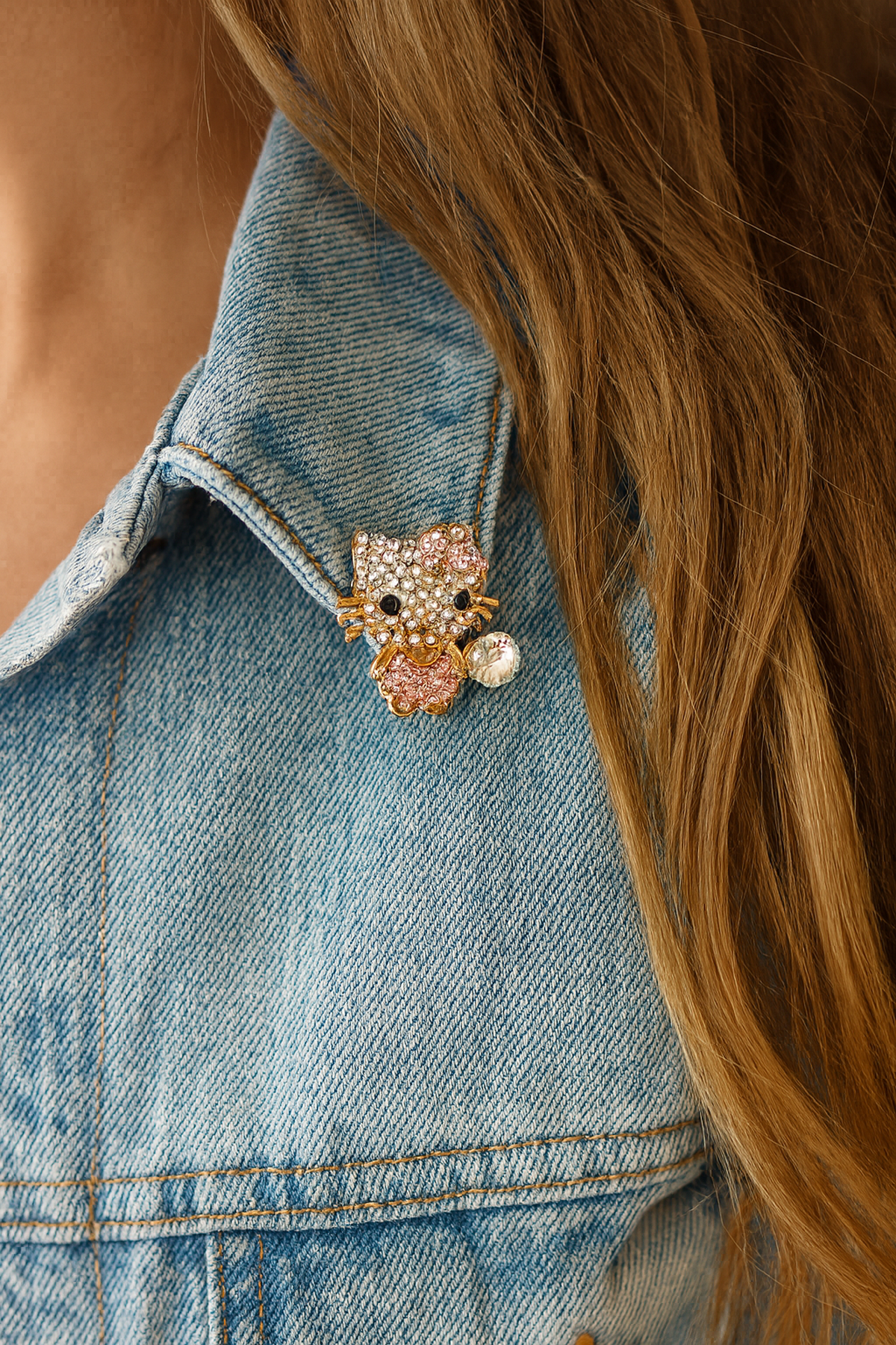 Pembe Taşlı Hello Kitty İğneli Broş