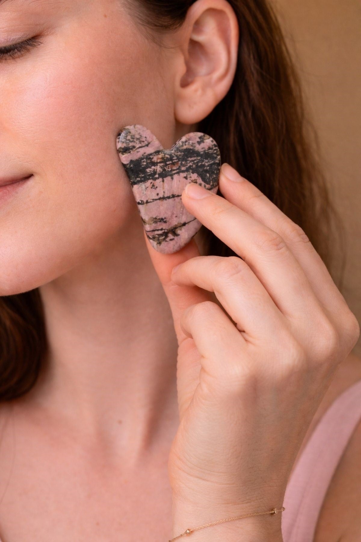 Rhodonite Kalp Gua Sha Doğal Yüz Masaj Taşı